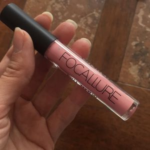 Liquid matte lipstick Focallure